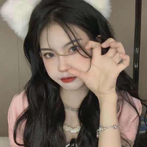 踉跄的女孩